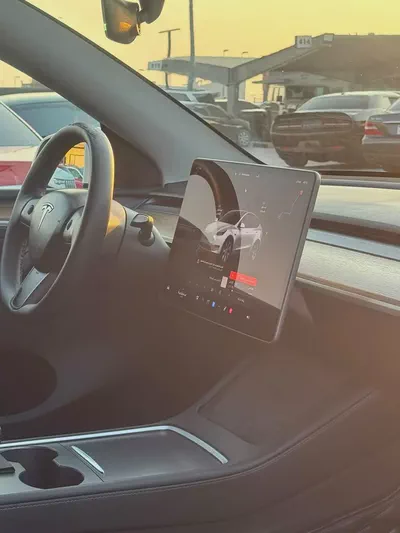 Tesla Model Y Long Range 2023 GCC Specs-7