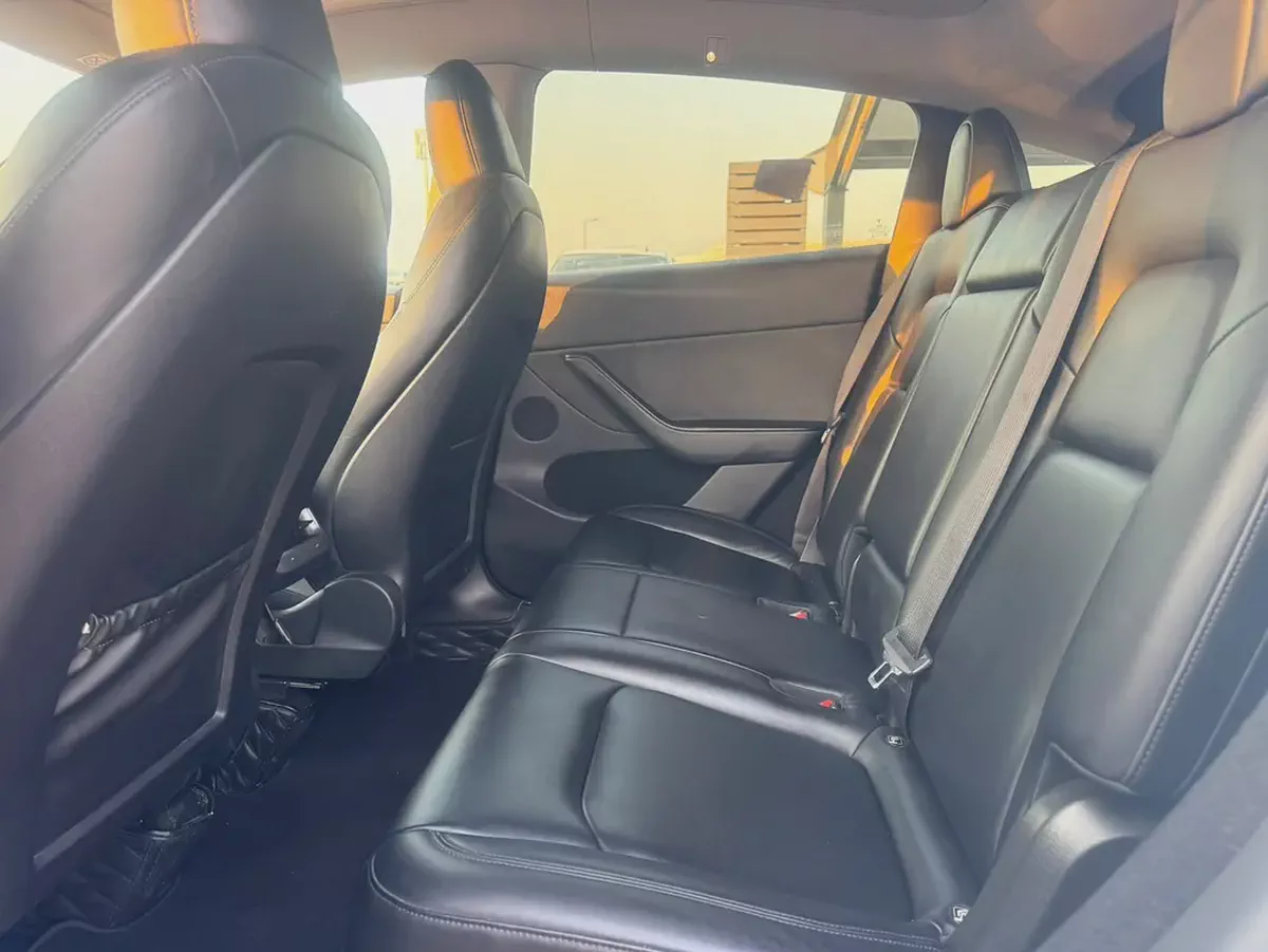 Tesla Model Y Long Range 2023 GCC Specs-9-9