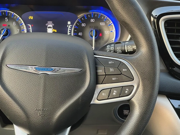 2020 Chrysler Pacifica - American Specs - Excellent Condition