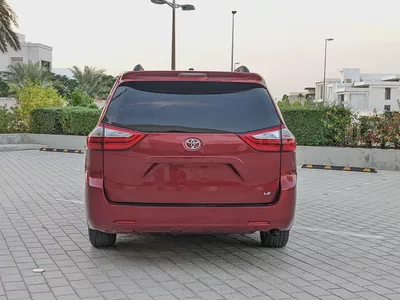 Toyota Sienna 2015 Mid Option With Navigation In Perfect Condition 7 Seater Flawless Family Van-14