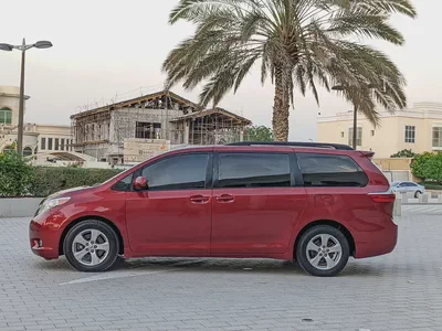 Toyota Sienna 2015 Mid Option With Navigation In Perfect Condition 7 Seater Flawless Family Van-15