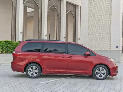 Toyota Sienna 2015 Mid Option With Navigation In Perfect Condition 7 Seater Flawless Family Van-16
