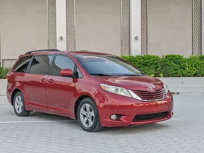 Toyota Sienna 2015 Mid Option With Navigation In Perfect Condition 7 Seater Flawless Family Van-4