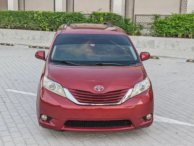 Toyota Sienna 2015 Mid Option With Navigation In Perfect Condition 7 Seater Flawless Family Van-5