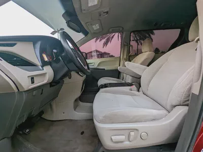 Toyota Sienna 2015 Mid Option With Navigation In Perfect Condition 7 Seater Flawless Family Van-6