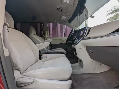 Toyota Sienna 2015 Mid Option With Navigation In Perfect Condition 7 Seater Flawless Family Van-7