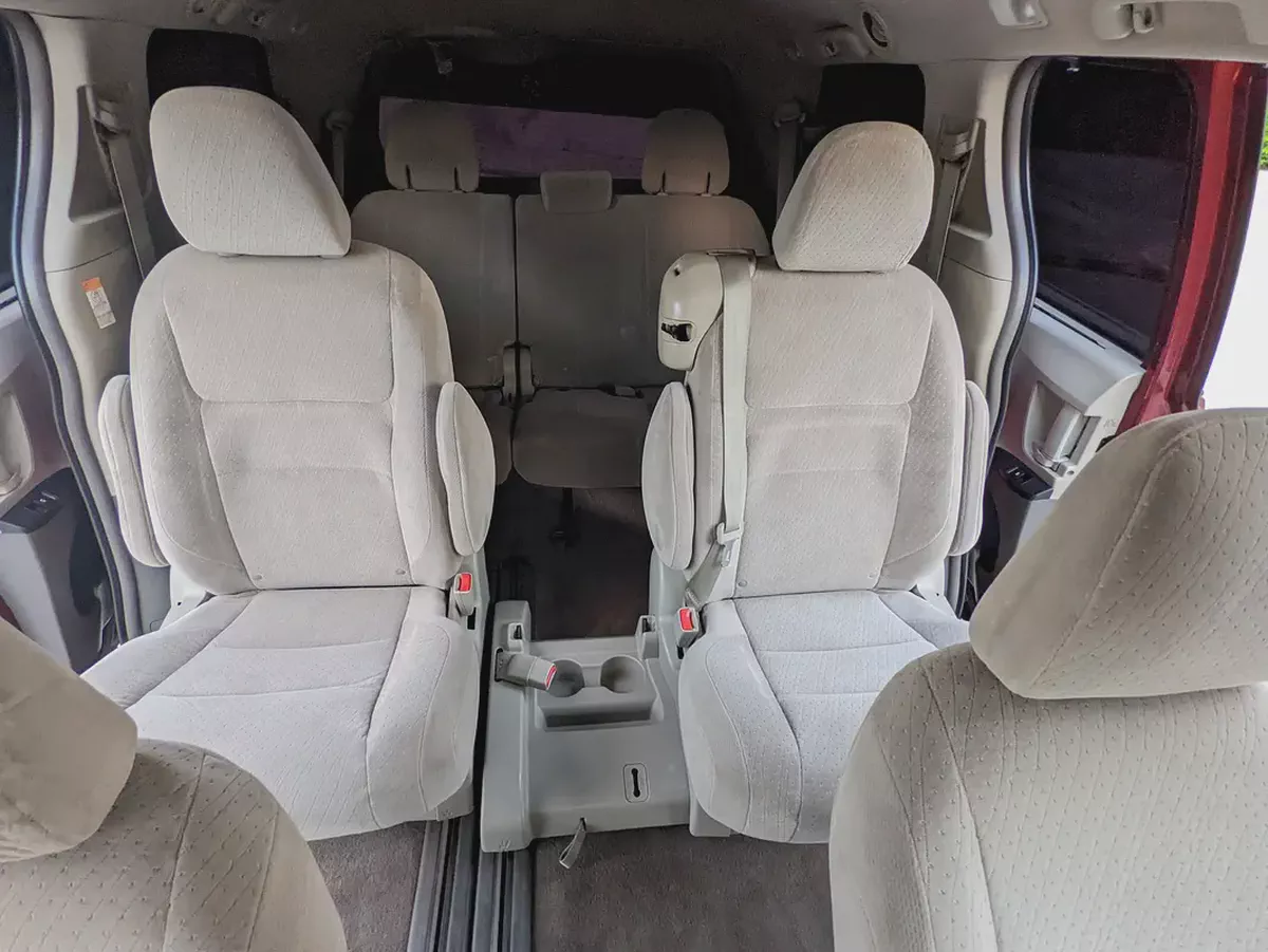 Toyota Sienna 2015 Mid Option With Navigation In Perfect Condition 7 Seater Flawless Family Van-10-10