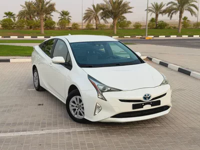 Toyota Prius 2017 GCC Eco Very Neat And Clean Premium Condition Low KM Family Car-2