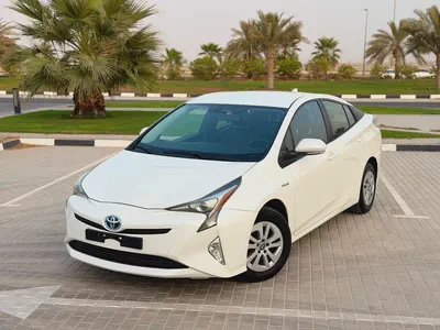 Toyota Prius 2017 GCC Eco Very Neat And Clean Premium Condition Low KM Family Car-4
