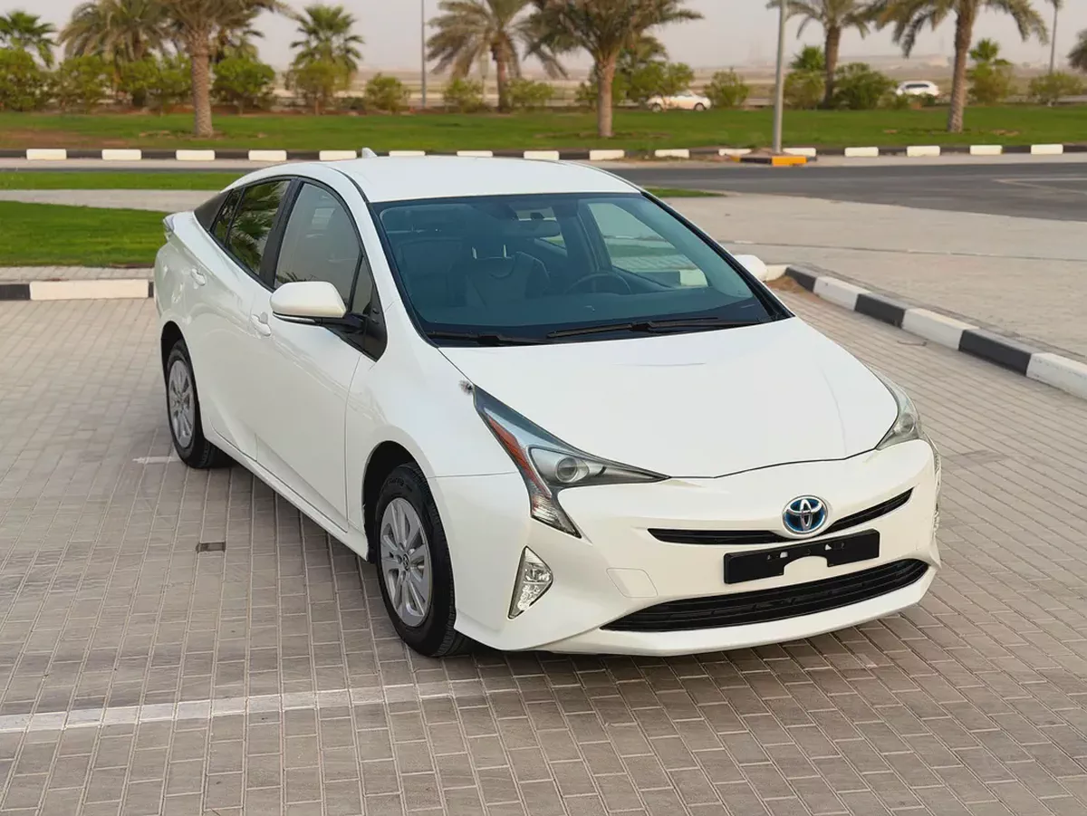 Toyota Prius 2017 GCC Eco Very Neat And Clean Premium Condition Low KM Family Car-5-5