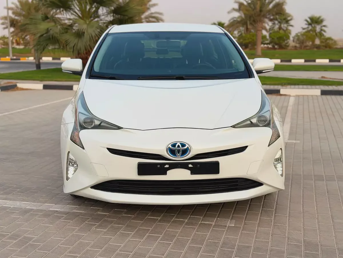 Toyota Prius 2017 GCC Eco Very Neat And Clean Premium Condition Low KM Family Car-6-6