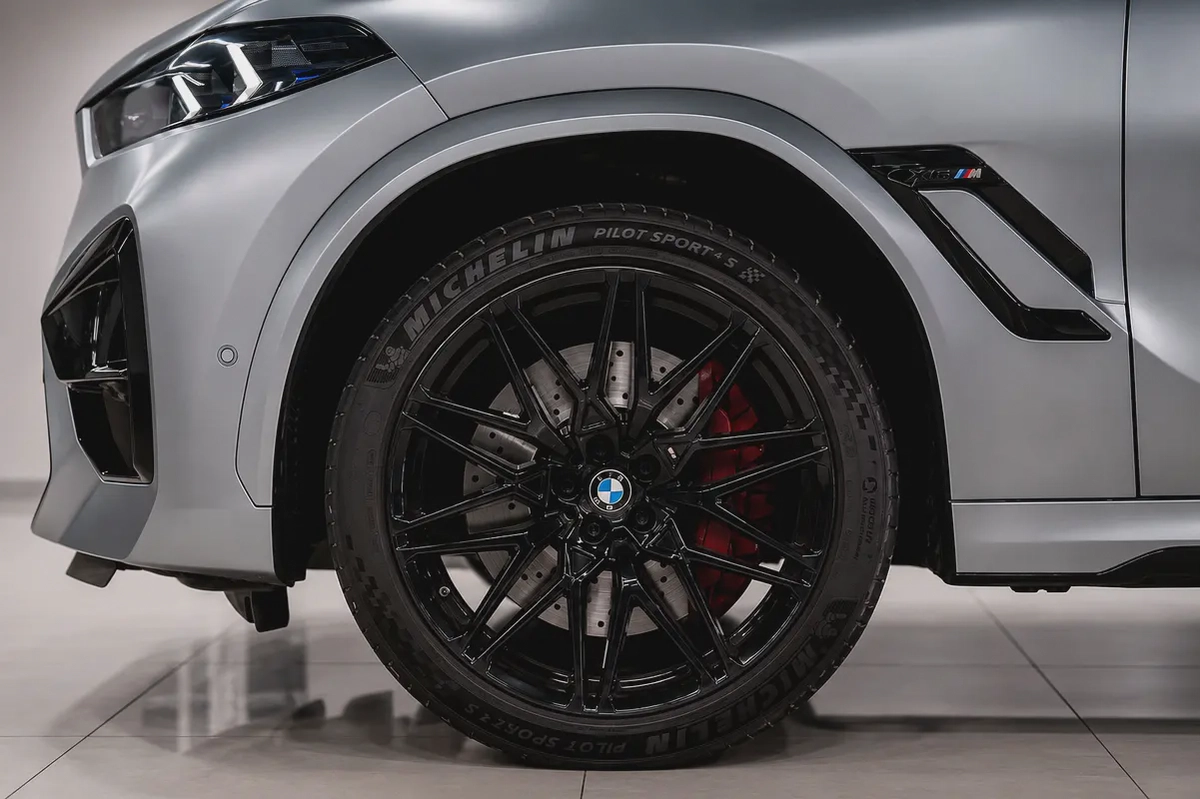 BMW X6M Competition 2025 - GCC Specs - 17,000 kms - Warranty and service till 2030-8-8