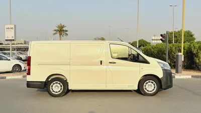 Toyota Hiace 2022 GCC Specs - cargo Van,excellent condition-4