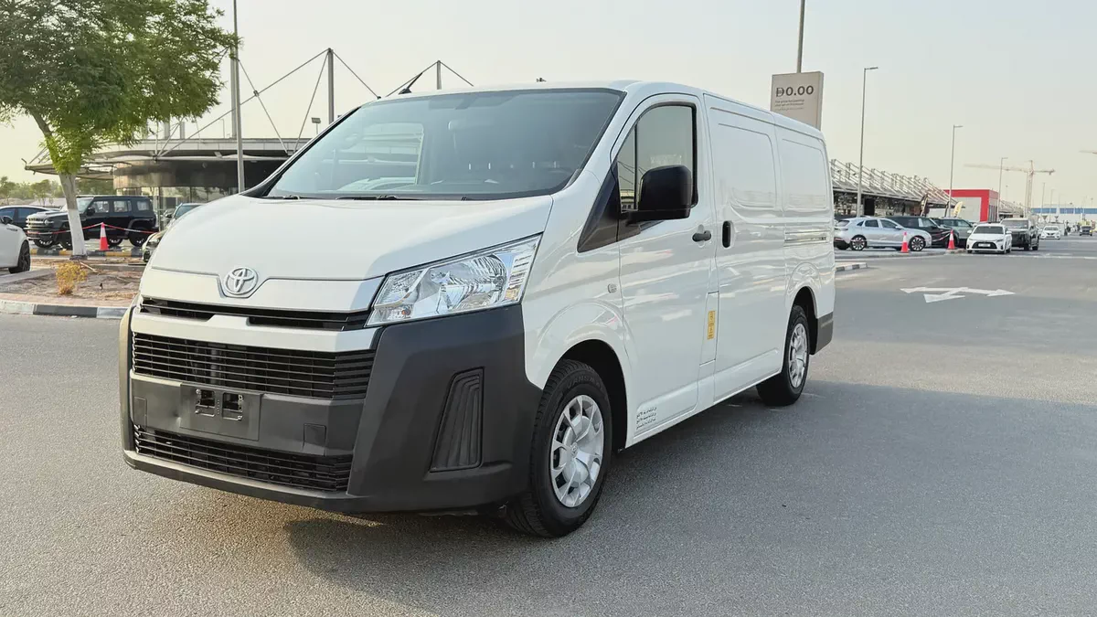 Toyota Hiace 2022 GCC Specs - cargo Van,excellent condition