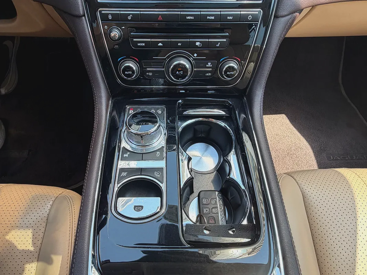 2014 Jaguar XJ Luxury (LWB) | GCC Specs-9-9