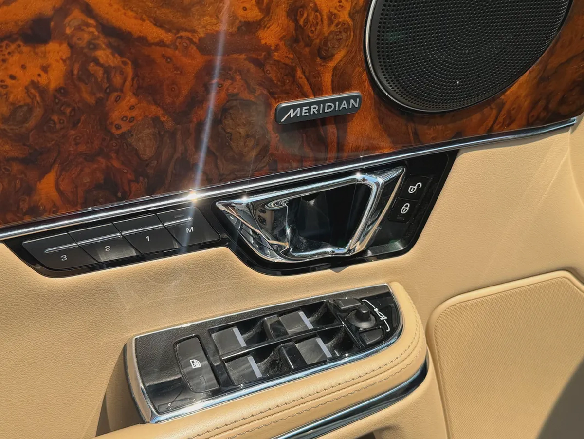 2014 Jaguar XJ Luxury (LWB) | GCC Specs-15-15