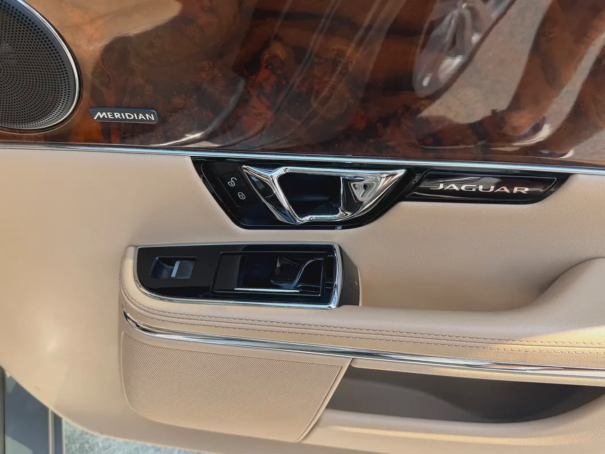 2014 Jaguar XJ Luxury (LWB) | GCC Specs-16-16