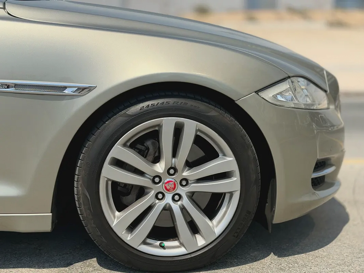 2014 Jaguar XJ Luxury (LWB) | GCC Specs-3-3