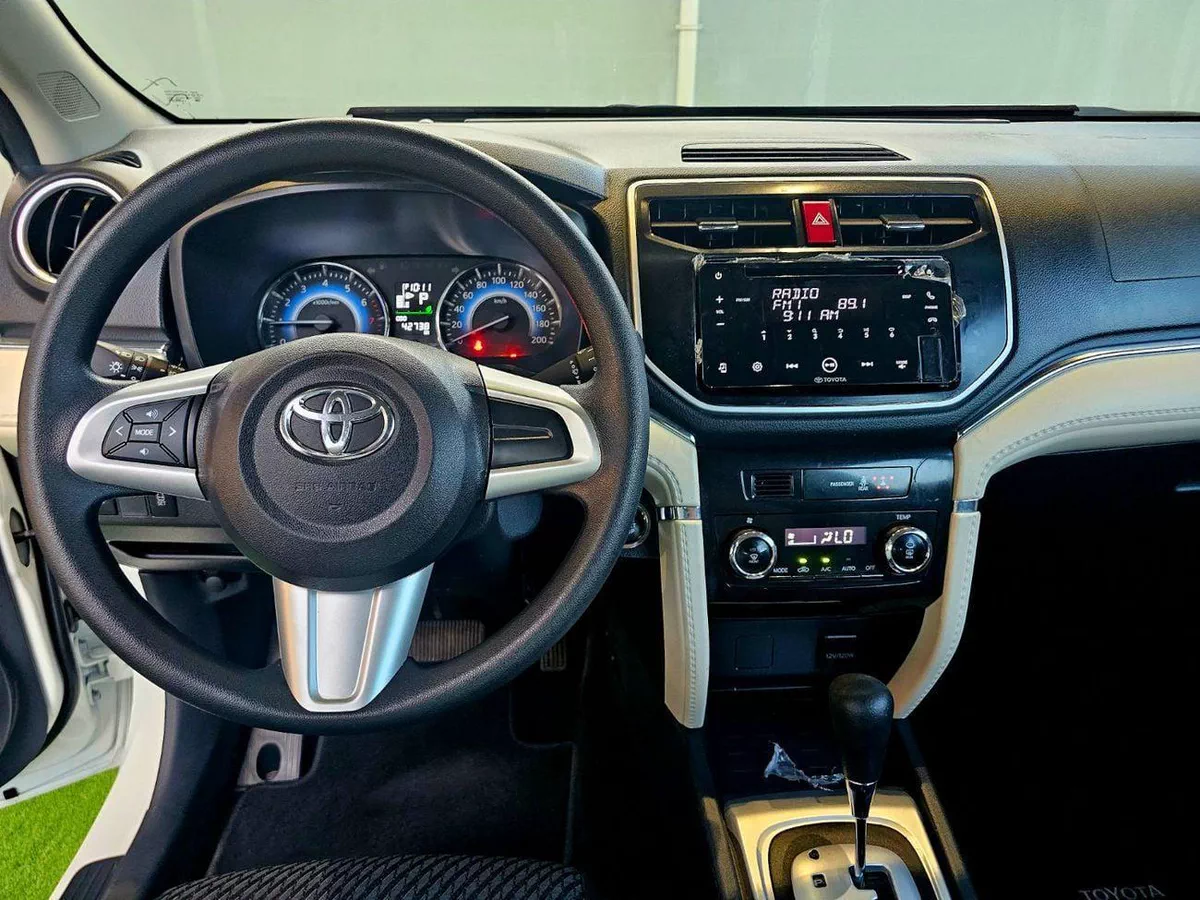 Toyota Rush EX PASSENGER 7 SEATS/ LOW MILEAGE-11-0