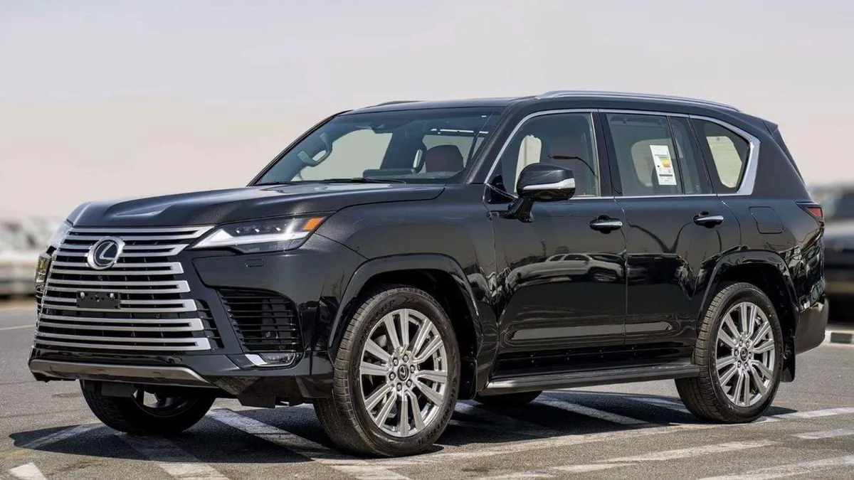 Lexus LX600 VIP LEXUS LX600 VIP 3.5P AT MY2024 – BLACK