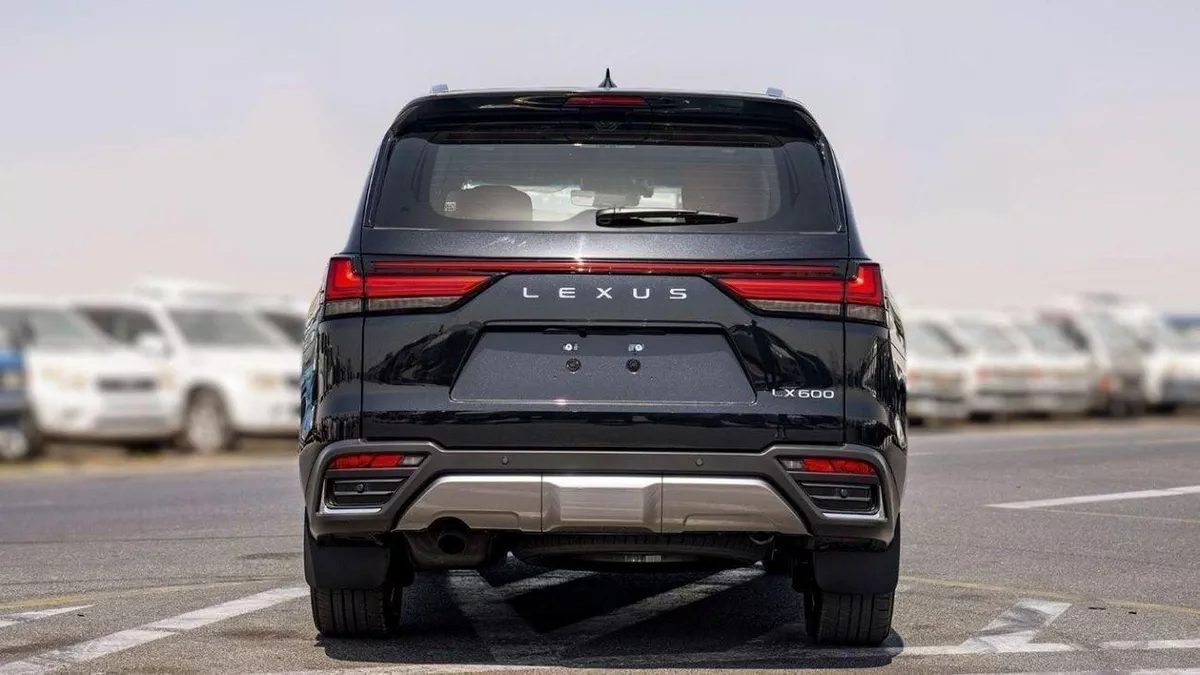 Lexus LX600 VIP LEXUS LX600 VIP 3.5P AT MY2024 – BLACK-3-0