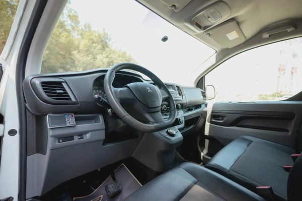 Peugeot Expert | Chiller Van | Diesel | GCC Specs | Ref#P001884