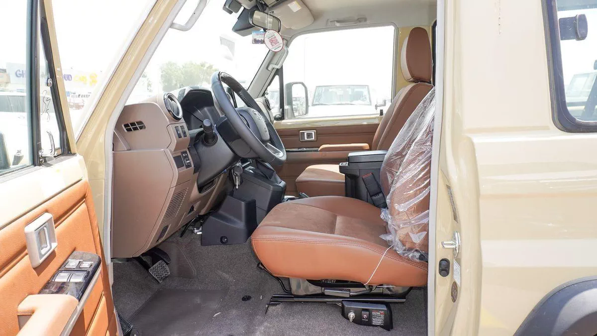 Toyota Land Cruiser 70 LC76 HT VXR HT VXR LX 4.0L V6 A/T-12-0