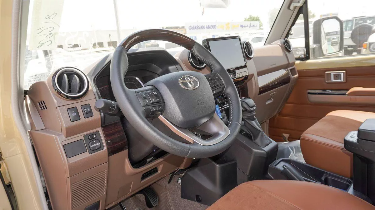 Toyota Land Cruiser 70 LC76 HT VXR HT VXR LX 4.0L V6 A/T-3-0