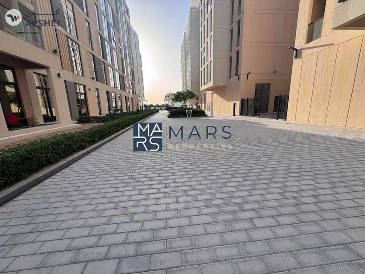 Luxurious one bedroom pool view in a modern community-11-11