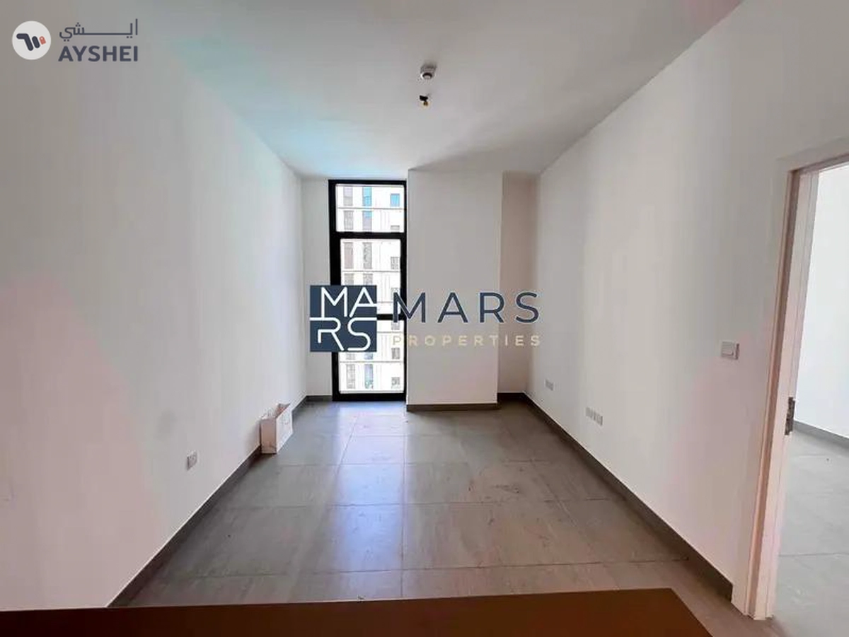 Luxurious one bedroom pool view in a modern community-5-5