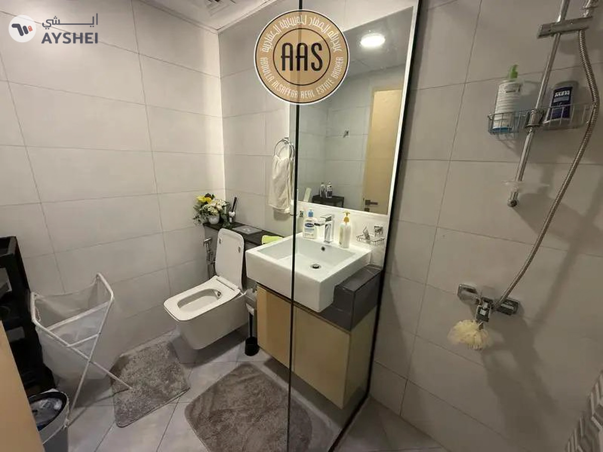 Prime location fully furnished 1bhk 2bathrooms in 85k balcony wardrobes 1parking free-11-11