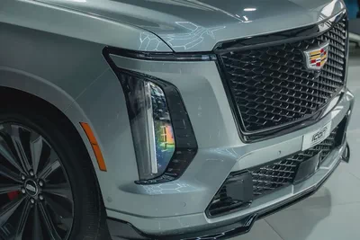 2025 Cadillac Escalade V GCC Specs-4