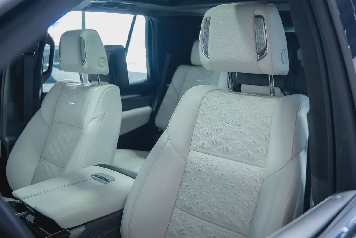 2025 Cadillac Escalade V GCC Specs-12-12