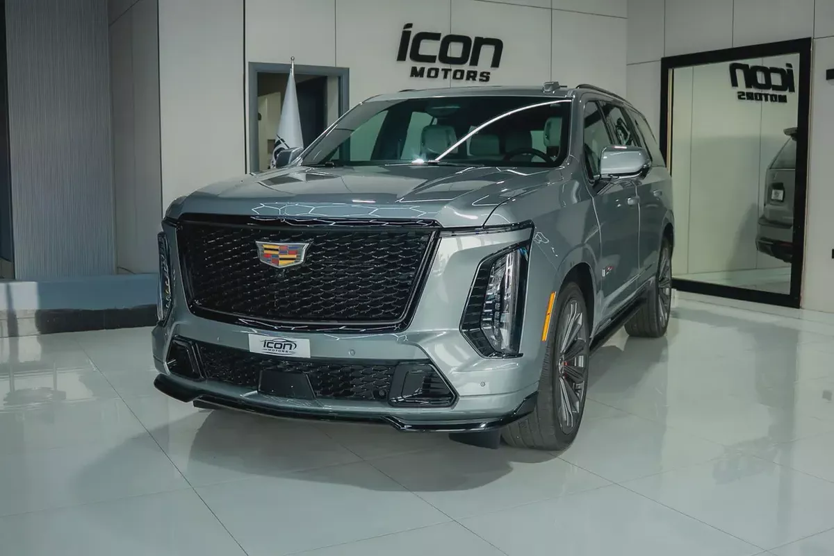 2025 Cadillac Escalade V GCC Specs-2-2