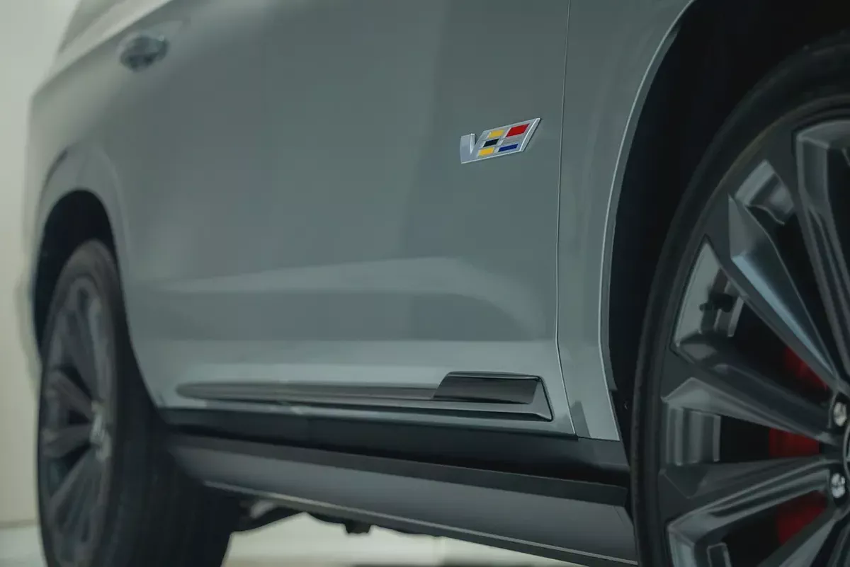 2025 Cadillac Escalade V GCC Specs-6-6