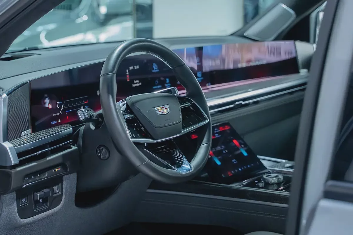 2025 Cadillac Escalade V GCC Specs-7-7