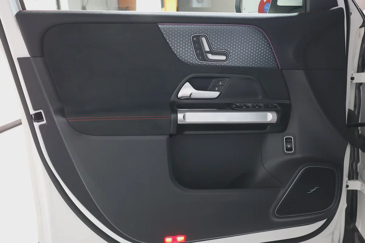 2025 Mercedes-Benz EQB 350 4MATIC | GCC Specs | Brand New Electric SUV-7-7