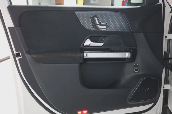 2025 Mercedes-Benz EQB 350 4MATIC | GCC Specs | Brand New Electric SUV