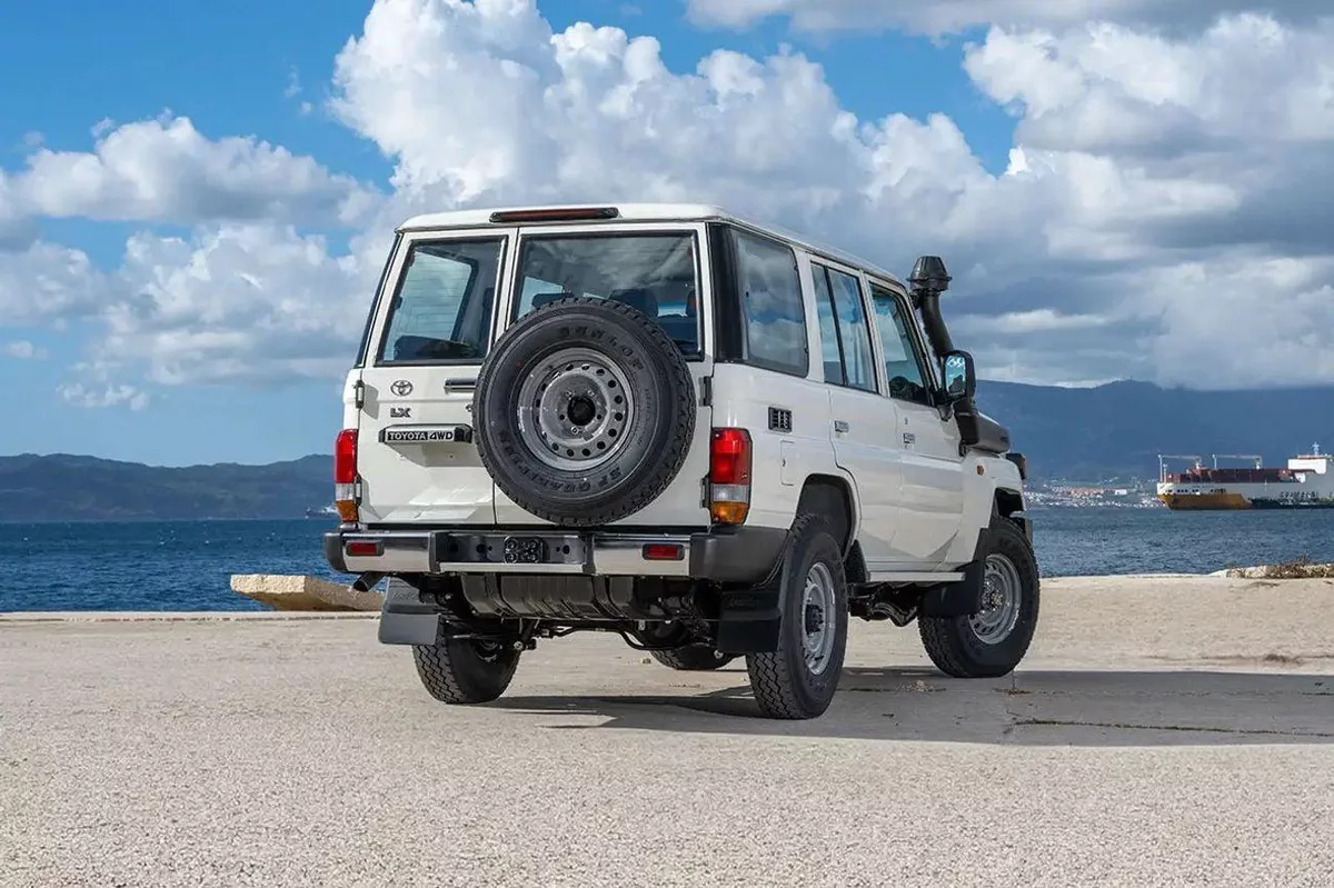 Toyota Land Cruiser 70 LC 78 HARDTOP 2.8L AT LC76 2.8L AT V4 DIESEL 2026-2-0