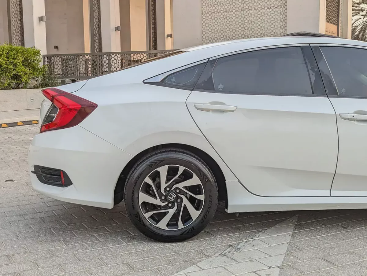 Honda Civic 2017 GCC Full Option TOP Premium Condition Low KM Sports Sedan-16-16