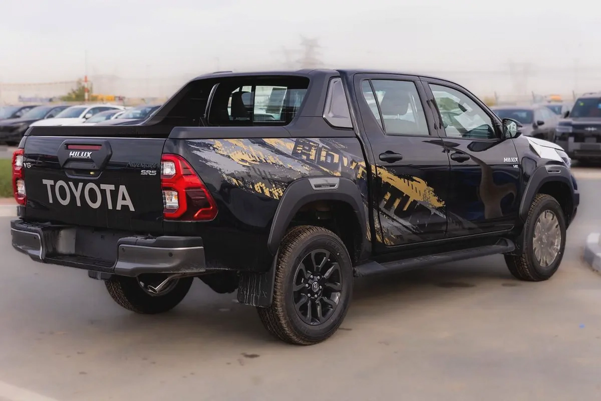 Toyota Hilux Adventure DSL 2.8 2026 - GCC Specs - Brand New!-2-2