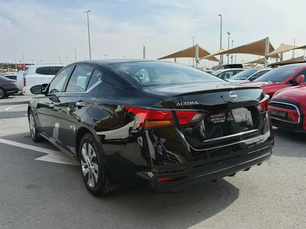 Nissan Altima 2023 | US Specs | 30,529 KM | Black on Black-4-4