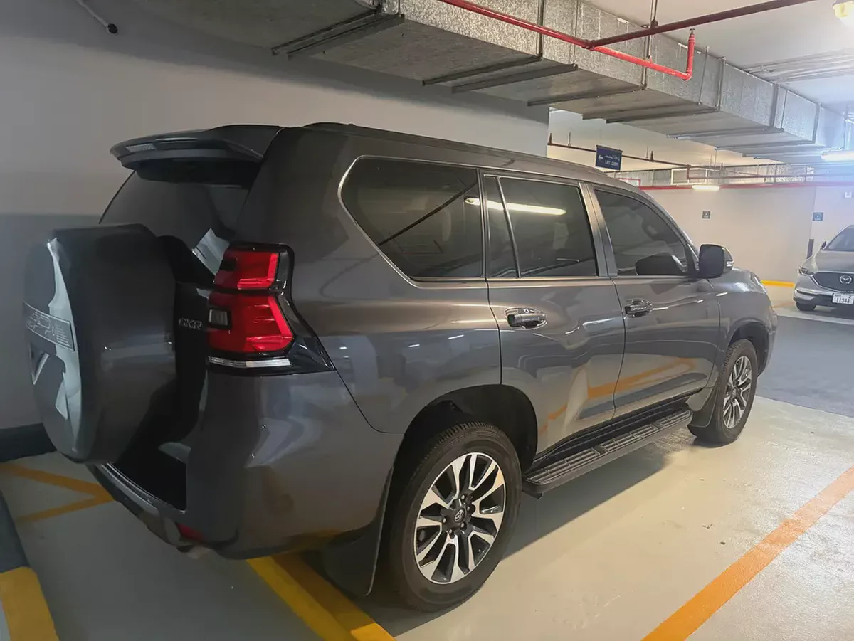 Toyota PRADO 2022 GXR 4.0L V6 original paint Accident Free-3-3