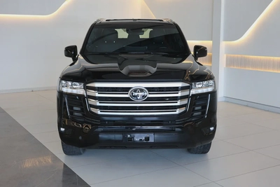 Toyota Land Cruiser 2023 GXR - GCC Specs - Low Mileage 47000km-Excellent condition-4