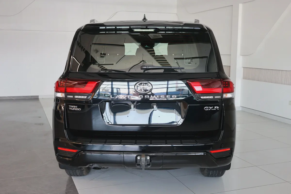 Toyota Land Cruiser 2023 GXR - GCC Specs - Low Mileage 47000km-Excellent condition-5-5