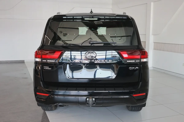 Toyota Land Cruiser 2023 GXR - GCC Specs - Low Mileage 47000km-Excellent condition