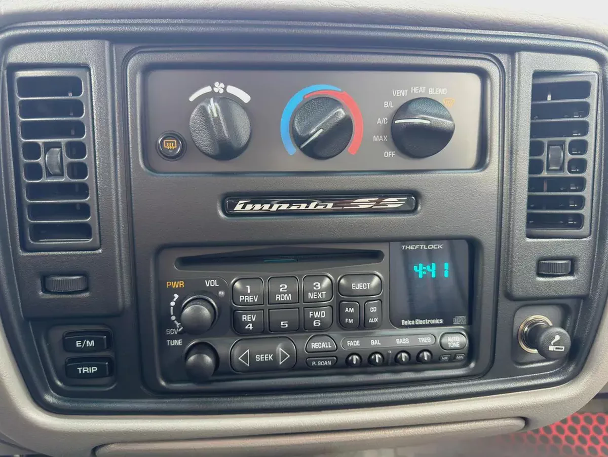 Chevrolet Impala 1996, Japanese Specs only 500 km-19-19