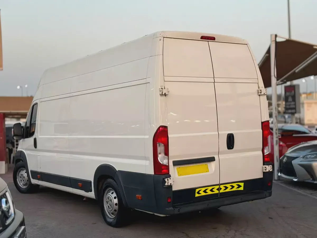 Peugeot Boxer 2017 L4H3 GCC Specs - Spacious Commercial Van-4-4
