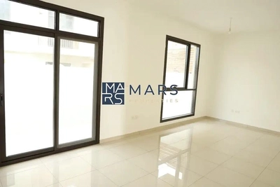 Modern Home with Spacious Living – Move-in Ready!-10