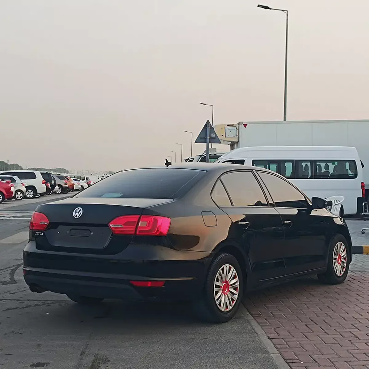 Volkswagen Jetta 2015 GCC Specs - Well Maintained-4-4